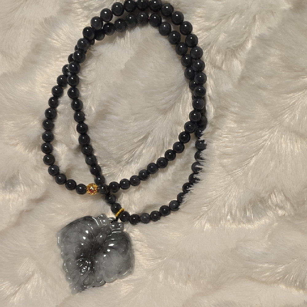 Elegant Black Beaded Necklace with Gray Pendant